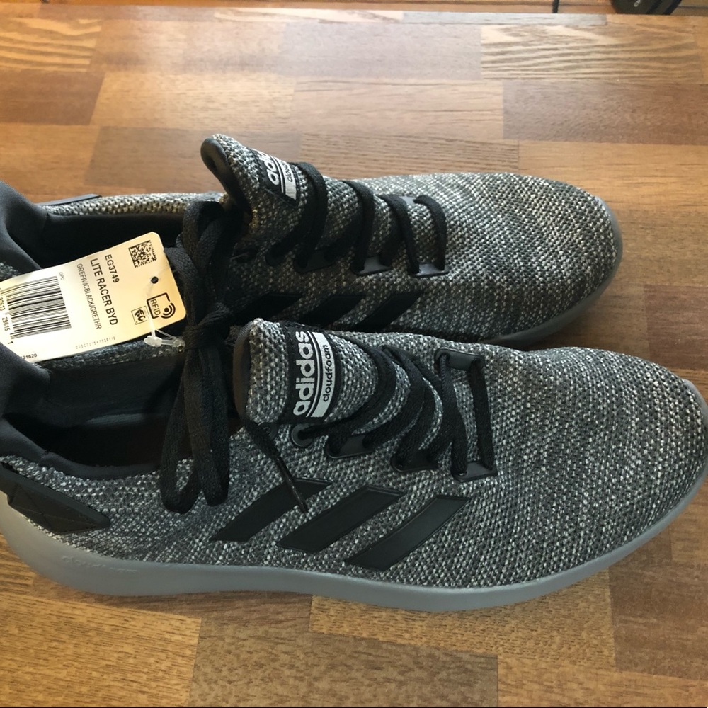 NEW - Adidas Gray & Black Tennis Shoes (sz 8.5)